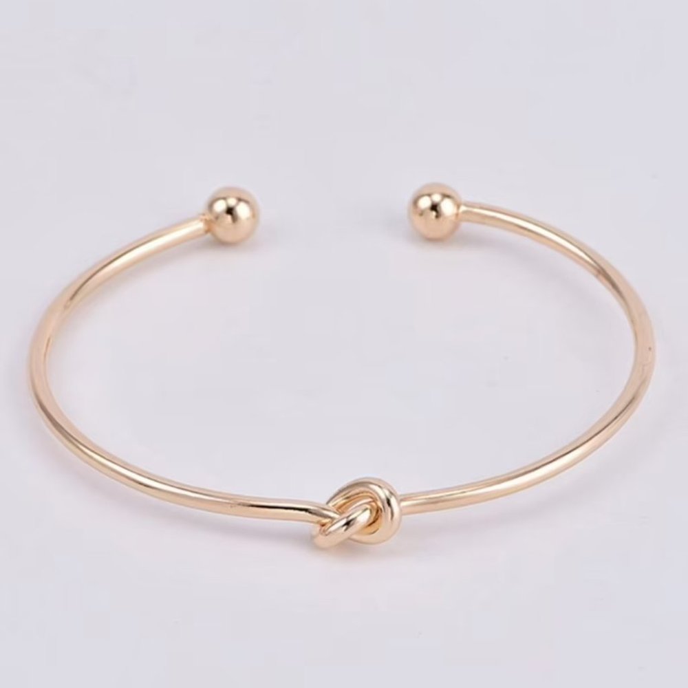 🍒  ARROW Love Knot Bracelet Set - Picture 2 of 4